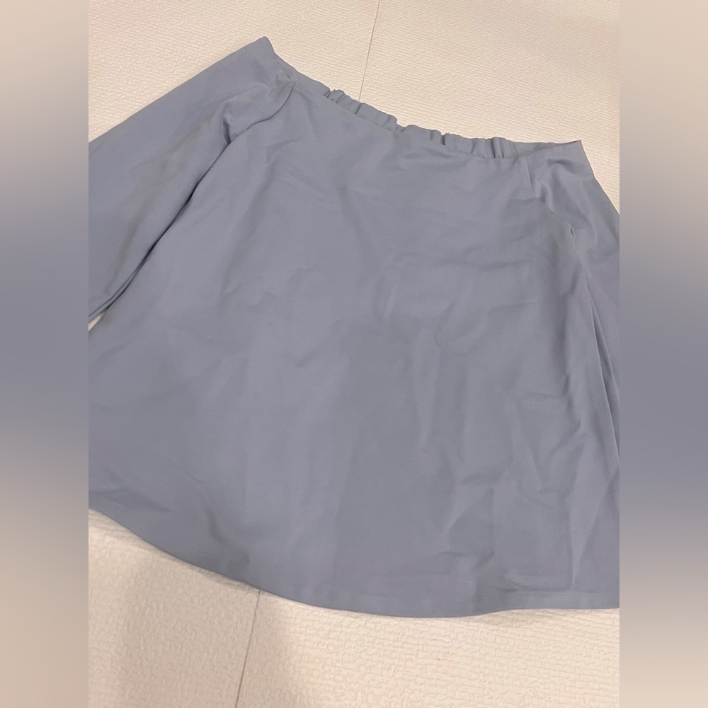 TUCKERNUCK Miranda Off-Shoulder Light Blue Blouse
Size Small - Picture 4 of 7